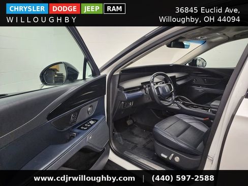 Used 2024 Lincoln Nautilus Reserve w/ Equipment Group 202A AWD/4WD image 13