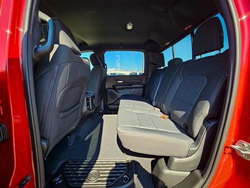 New 2026 RAM 1500 Express AWD/4WD image 30