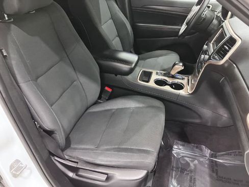 Used 2017 Jeep Grand Cherokee Laredo image 21