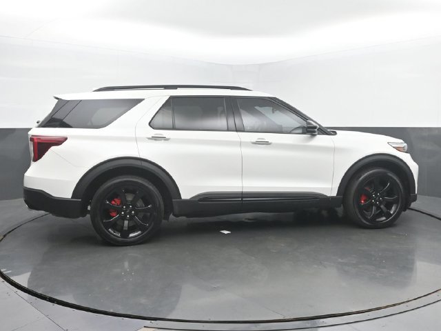 Used 2023 Ford Explorer ST w/ Technology Package AWD/4WD image 6
