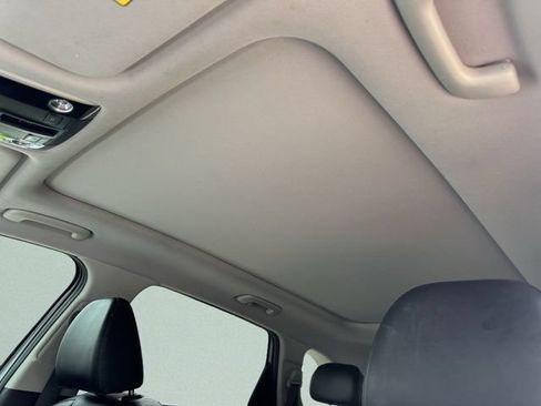 Used 2025 Kia Sorento EX w/ EX Panoramic Sunroof Package FWD image 25