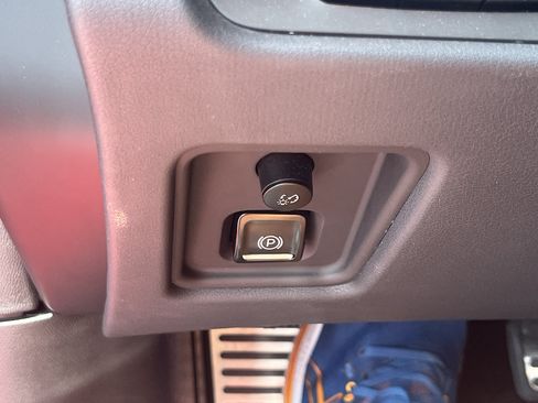 Used 2024 Chevrolet Corvette Stingray Preferred Cpe w/ Battery Protection Package RWD image 14