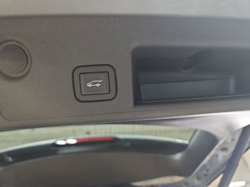 Used 2023 Chevrolet Equinox LT image 17