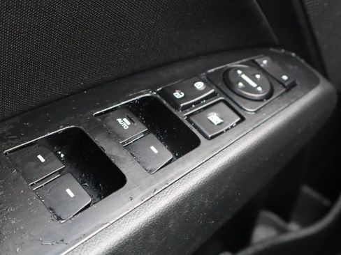 Used 2018 Hyundai Elantra Value Edition FWD image 21