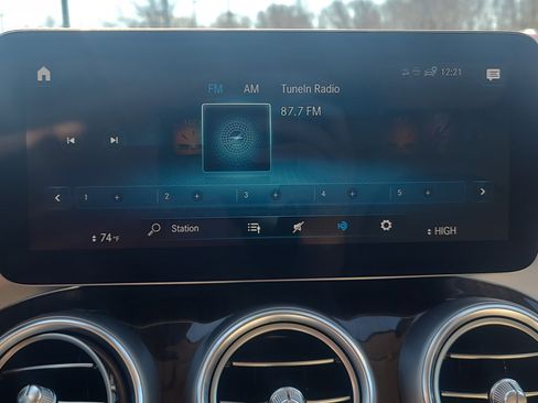 Used 2022 Mercedes-Benz GLC 300 4MATIC image 27