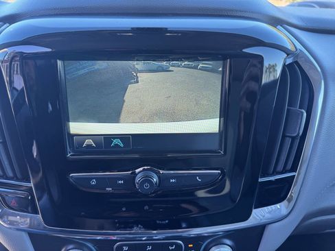 Used 2018 Chevrolet Traverse LT image 24