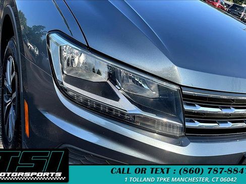 Used 2020 Volkswagen Tiguan SE image 30