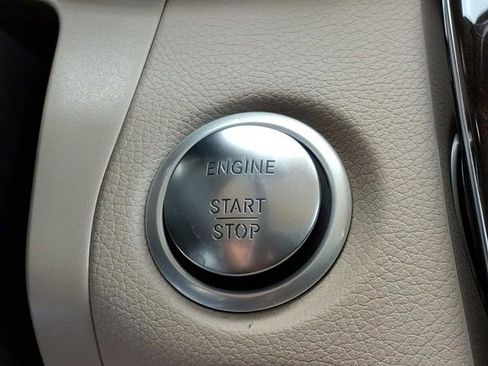 Used 2019 Mercedes-Benz GLC 300 image 25