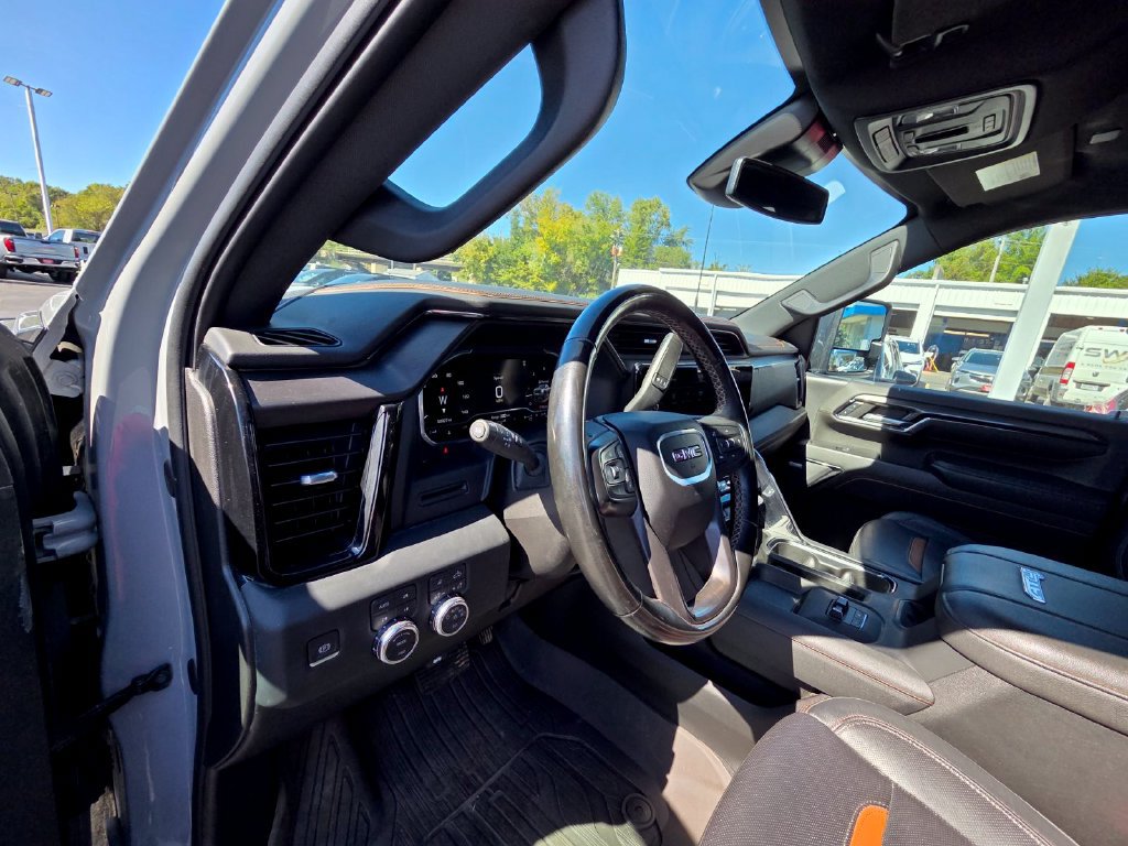 Used 2024 GMC Sierra 2500 AT4 w/ AT4 Preferred Package AWD/4WD image 16