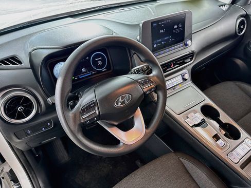 Used 2023 Hyundai Kona SE image 21