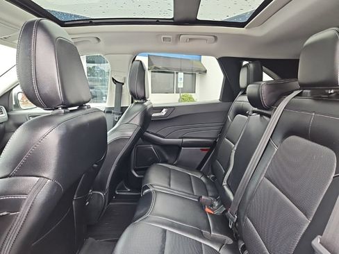 Used 2022 Ford Escape SEL w/ Technology Package FWD image 30