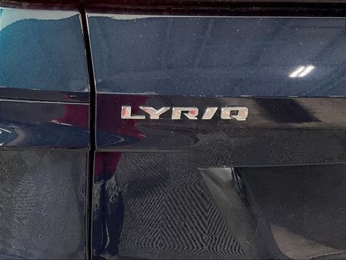 New 2026 Cadillac Lyriq Luxury AWD/4WD image 17