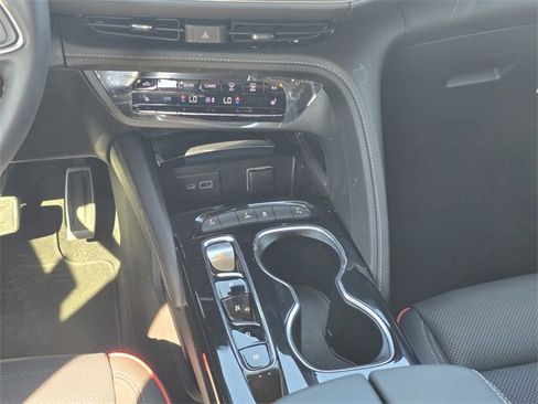 Used 2023 Buick Envision Essence w/ Sport Touring Package image 17