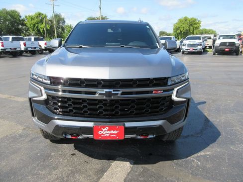 Used 2022 Chevrolet Tahoe Z71 w/ Z71 Off-Road Package AWD/4WD image 13
