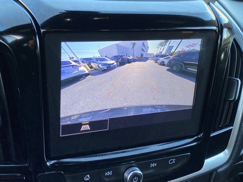 Used 2022 Chevrolet Traverse LT image 21