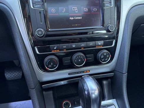 Used 2019 Volkswagen Passat 2.0T Wolfsburg image 35