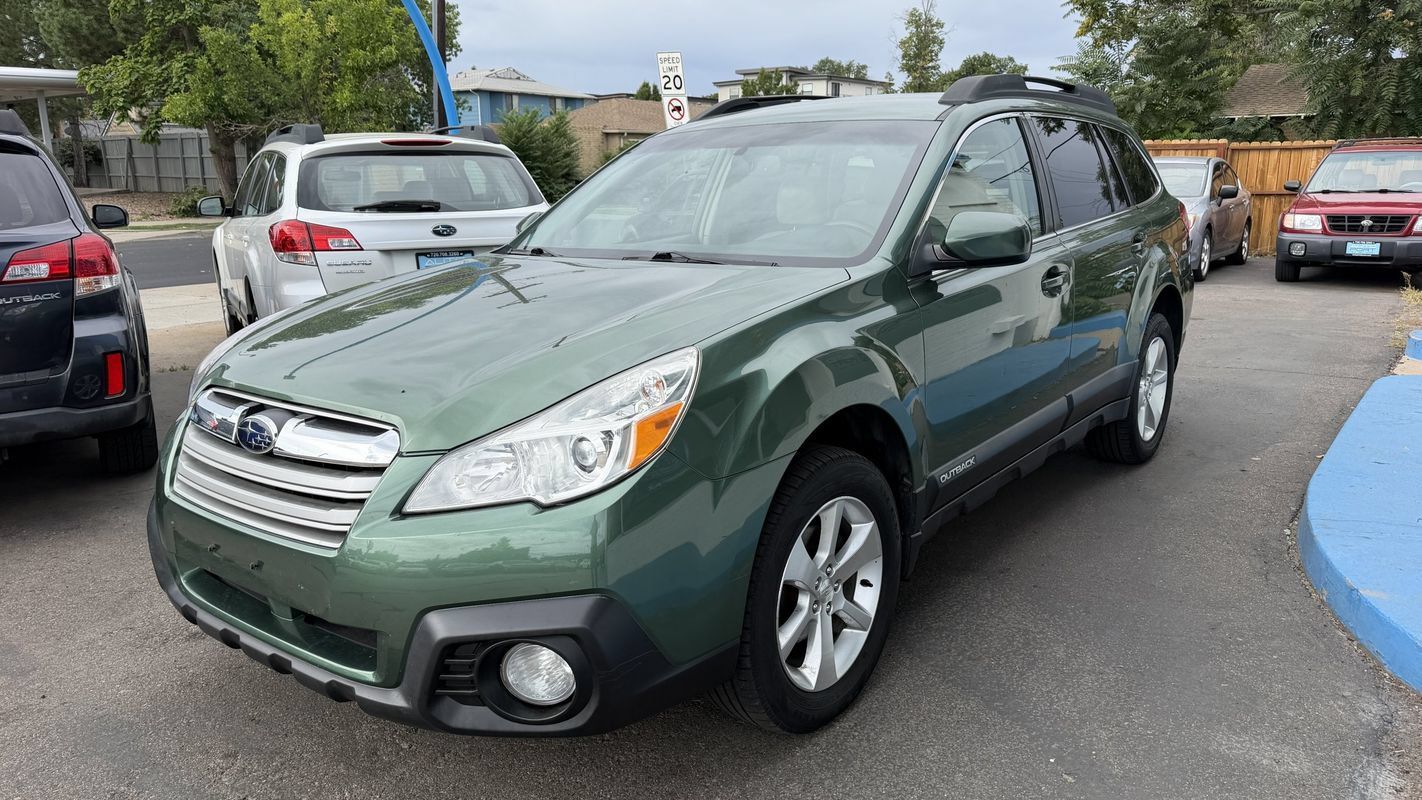 Used 2013 Subaru Outback 2.5i Limited AWD/4WD image 5
