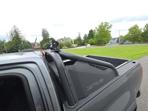 Used 2022 Chevrolet Colorado ZR2 w/ ZR2 Dusk Special Edition AWD/4WD image 11