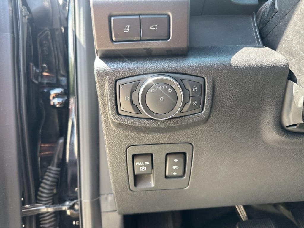 Used 2020 Ford Expedition Limited RWD image 20