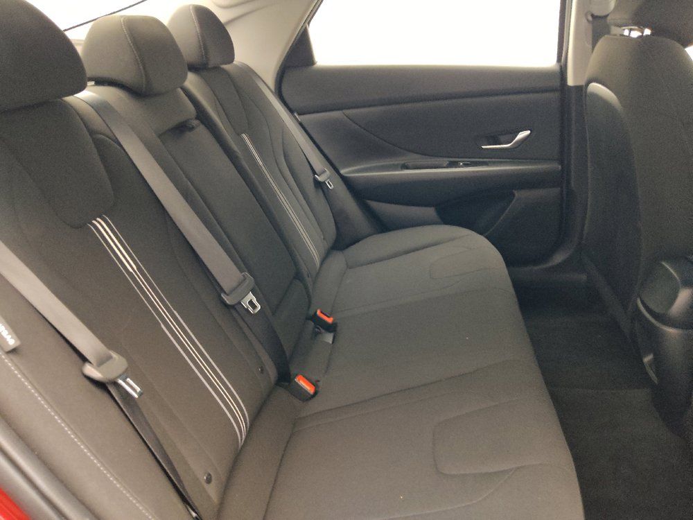 Used 2025 Hyundai Elantra SEL FWD image 19