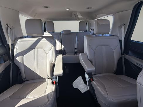 Used 2024 Ford Expedition Limited AWD/4WD image 15