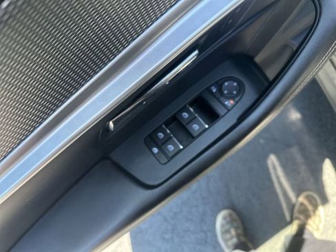 Used 2024 MAZDA CX-90 Plug-In Hybrid w/ Preferred AWD/4WD image 17