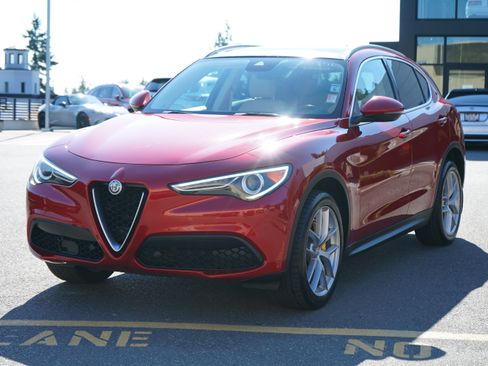 Used 2018 Alfa Romeo Stelvio Ti Lusso image 9