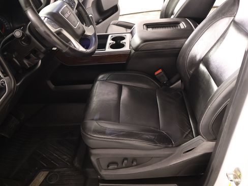Used 2019 GMC Sierra 2500 SLT w/ Duramax Plus Package AWD/4WD image 11
