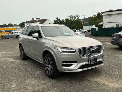 Used 2024 Volvo XC90 B5 Core w/ Climate Package AWD/4WD image 5