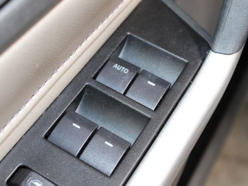 Used 2012 Ford Edge SEL image 33