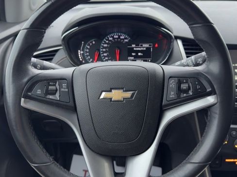 Used 2017 Chevrolet Trax LT w/ LT Convenience Package image 15
