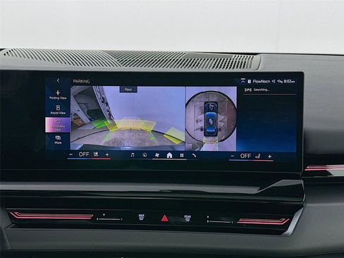 Used 2025 BMW 530i xDrive 530i xDrive w/ Premium Package image 14