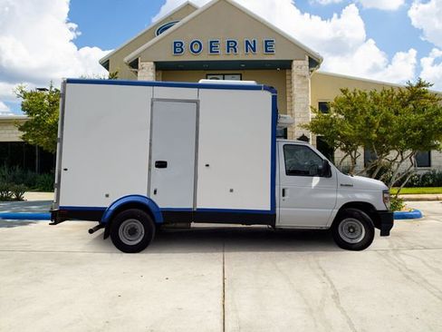 Used 2023 Ford E-350 and Econoline 350 Super Duty w/ Power Windows & Locks Group RWD image 6