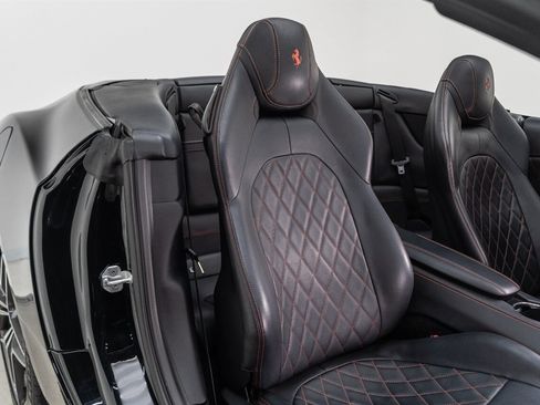 Used 2017 Ferrari California T RWD image 47