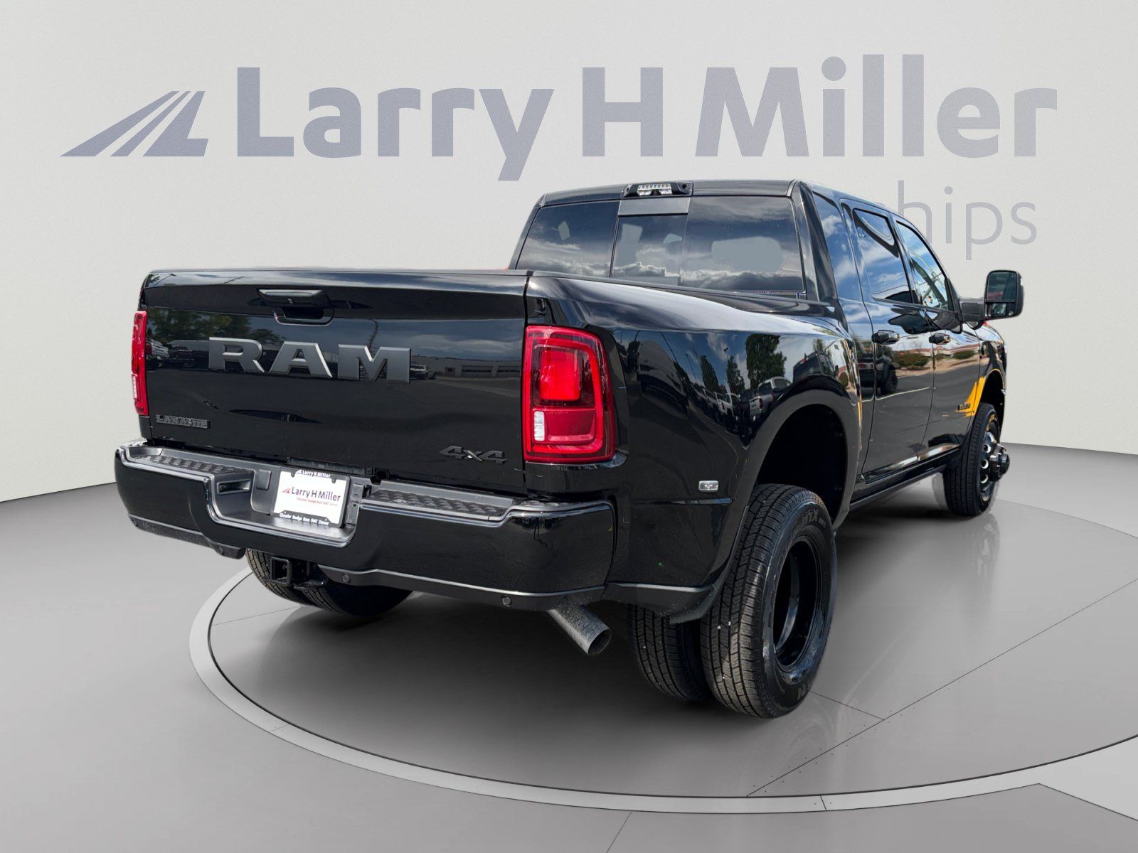 New 2026 RAM 3500 Laramie AWD/4WD image 5