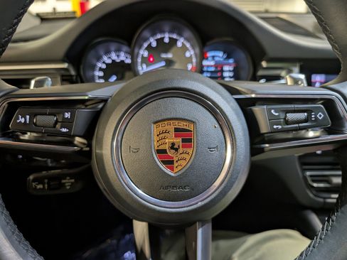 Certified 2022 Porsche Macan S AWD/4WD image 27