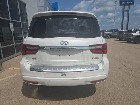 Used 2023 INFINITI QX80 Luxe w/ Cargo Package AWD/4WD image 10