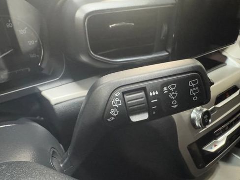 Used 2022 Ford Explorer XLT w/ Equipment Group 202A AWD/4WD image 20