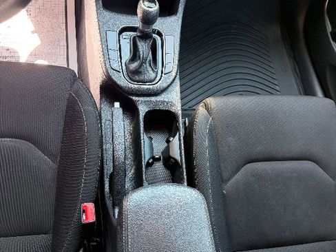 Used 2018 Hyundai Elantra GT FWD image 21