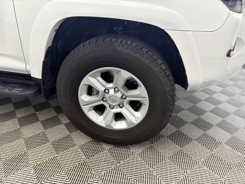 Used 2022 Toyota 4Runner SR5 AWD/4WD image 13
