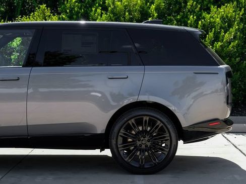 New 2026 Land Rover Range Rover Long Wheelbase SE AWD/4WD image 14