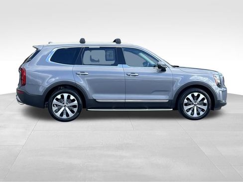 Used 2022 Kia Telluride EX w/ EX Premium Package image 3