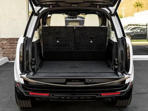 New 2026 Land Rover Range Rover Long Wheelbase SE AWD/4WD image 29