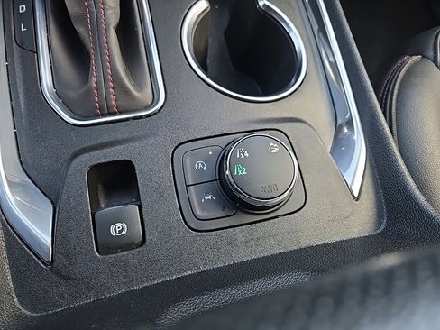 Used 2022 Chevrolet Traverse RS image 61