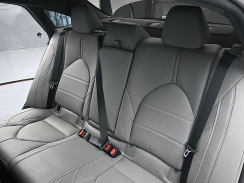 Used 2022 Toyota Avalon Limited w/ Advanced Safety Package FWD image 15