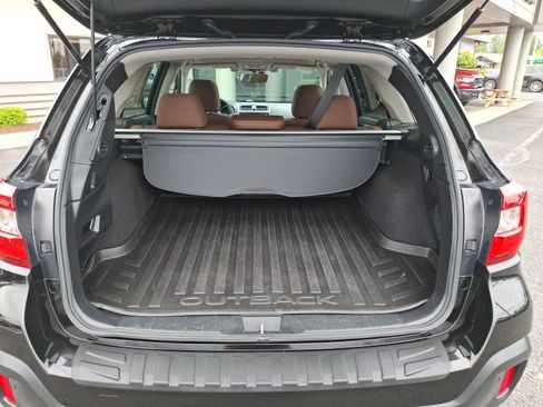 Used 2019 Subaru Outback 3.6R Touring w/ Popular Package #3A AWD/4WD image 22