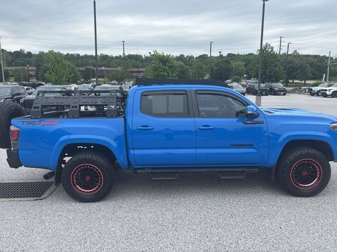 Used 2021 Toyota Tacoma TRD Sport AWD/4WD image 2