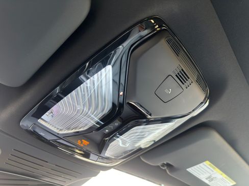 Used 2025 BMW X5 sDrive40i w/ Climate Comfort Package RWD image 40