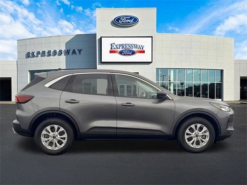 Used 2023 Ford Escape Active image 5