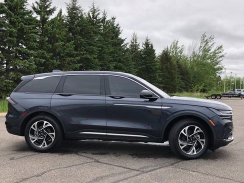 Used 2024 Lincoln Nautilus Premier w/ Equipment Group 102A image 25